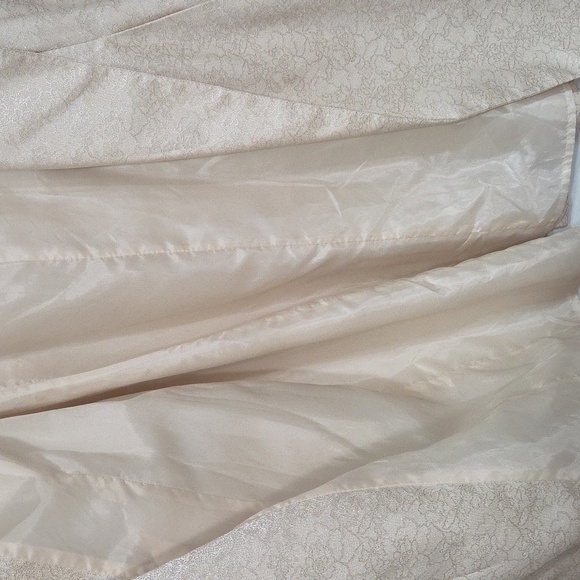 John Meyer Ivory Elegant Cape - Picture 11 of 12